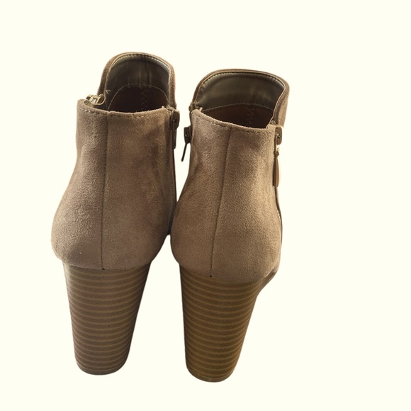 New Women's style & Co tan boots- wedges and size 7.5M. - Picture 4 of 4